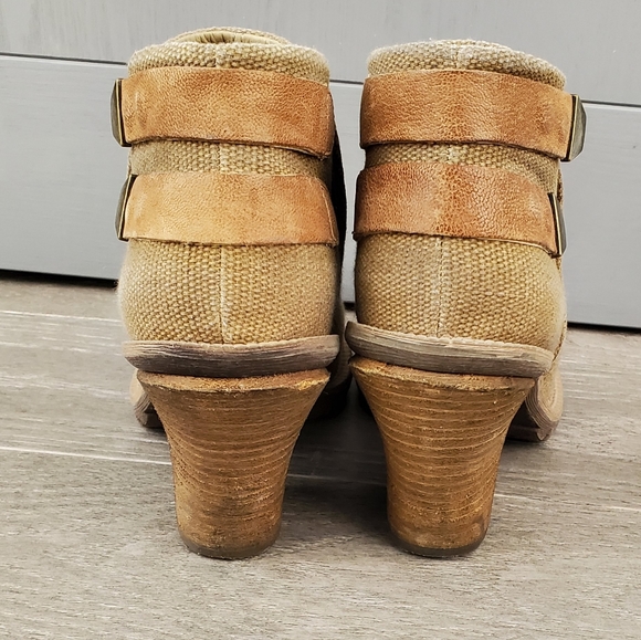 Kenneth Cole Reaction Booties - Picture 5 of 8